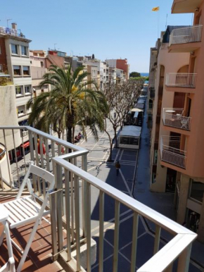 Отель Apartament a la Placeta de Sant Joan 19, 3r  Сан-Фелиу-Де-Гишольс